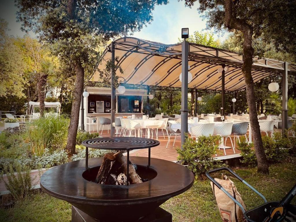 Hotel Raffaelli Villa Angela Форте-деи-Марми Экстерьер фото