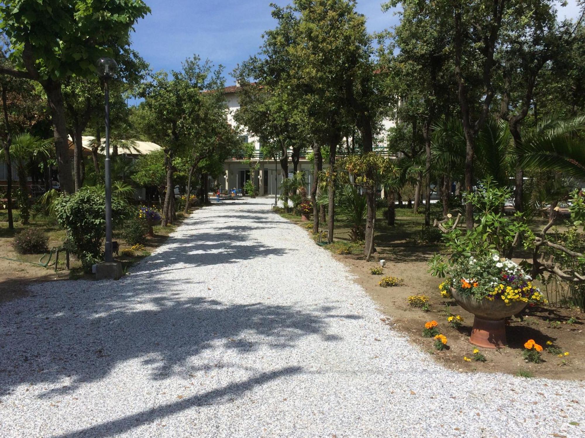 Hotel Raffaelli Villa Angela Форте-деи-Марми Экстерьер фото